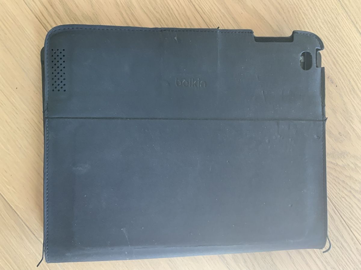 Belkin Tastiere: Belkin Tastatur & Schutzhülle – Usato da Küsnacht ZH venduto da Dne 1