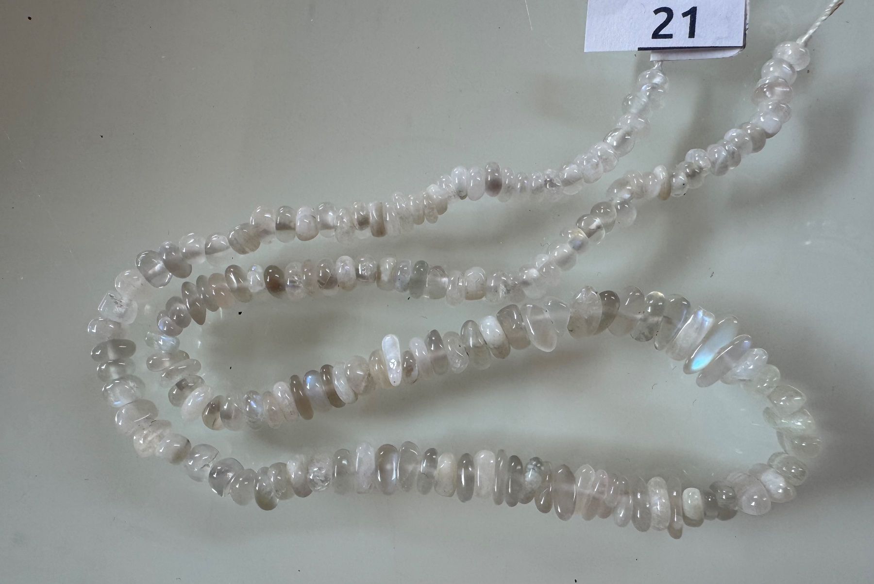 Catenine: exclusiver Mondstein wunderschön,   Strang       mit "Feuer" – Nuovo e nell'imballaggio originale da Leuggern venduto da gemshow 8