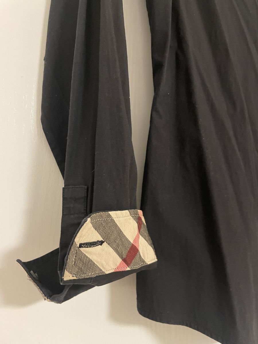 Burberry Blusen: Chemise noire Burberry, taille XS – Neu (gemäss Beschreibung) aus Châtelaine von nan_j75j 1