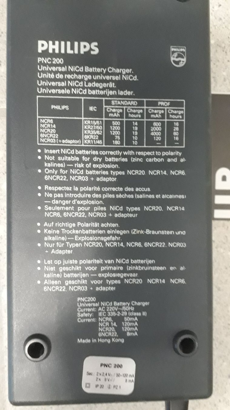 Philips Caricatori & Batterie: PHILIPS Universal NiCd Battery Charger PNC200 – Usato da Stäfa venduto da Supertramp73 7