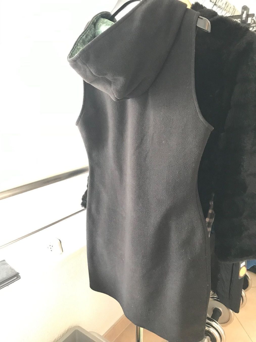 Vestiti: TRANQUILLO Fleece Kleid Schwarz – Usato da Glattfelden venduto da Danshari 4