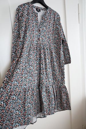 tolles weites Kleid, Avant Premier, Gr. 42, NEU