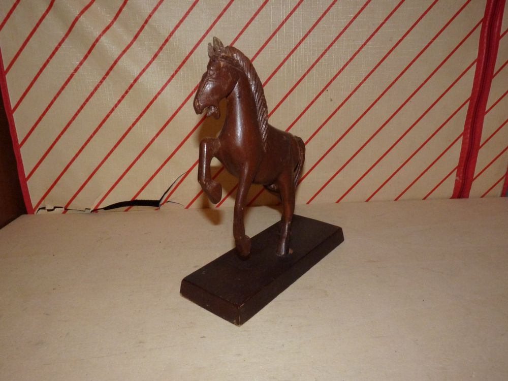 Holzskulptur Springendes Pferd Kaufen auf Ricardo