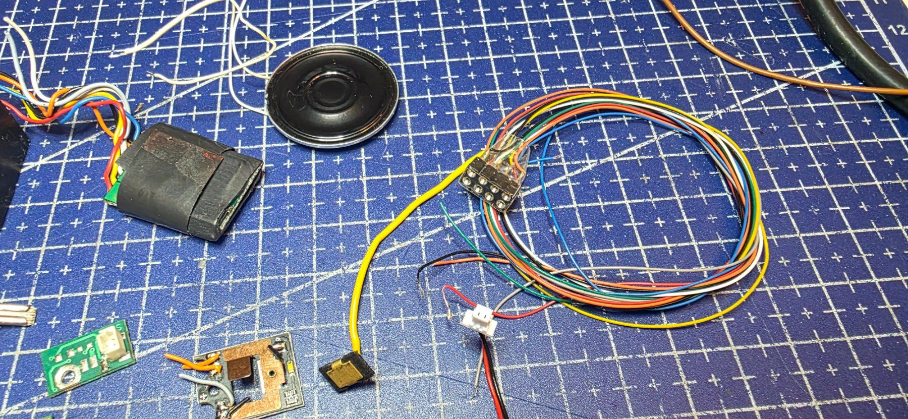Modellini di ferrovie: Elektronikteile verschiedene teile HO – Usato da Hochfelden venduto da Danizh0 3