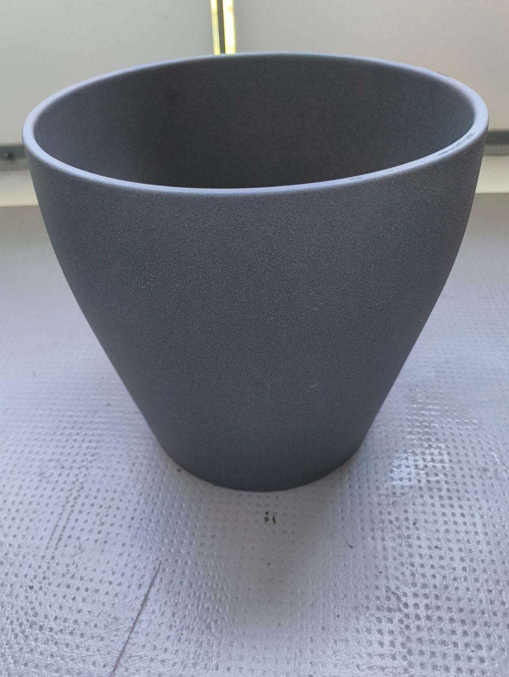 Ikea Vasi per fiori: Übertopf in grau von IKEA – Usato da Muttenz venduto da uru_yqz6