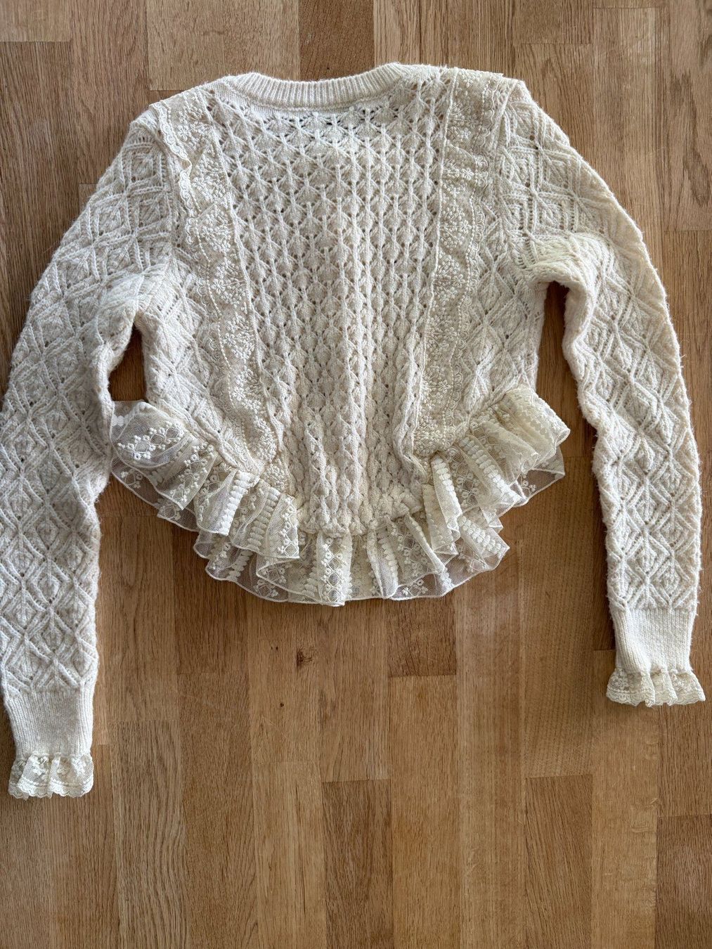 Zara Pulls & Sweat-shirts: Spende Theodora Stiftung - ZARA - Strickpullover - Gr. S – D'occasion à Fällanden par La_Natie 1