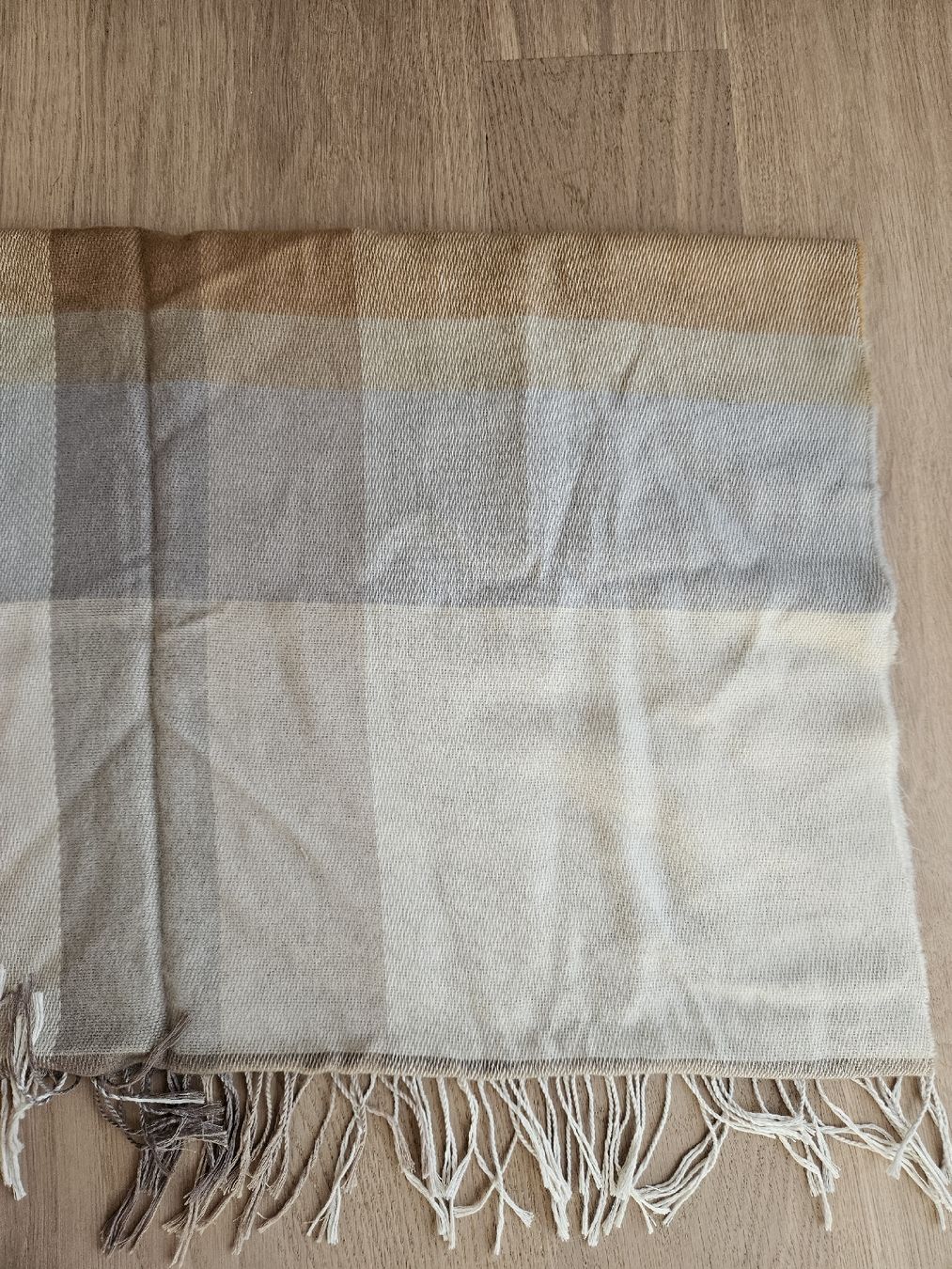 Esprit Foulards, Tücher & Schals: Schal kariert – Gebraucht aus Effretikon von Shopmycloset8 2
