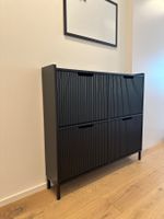 Schwarzer Schuhschrank 100×91×19 cm – neuwertig
