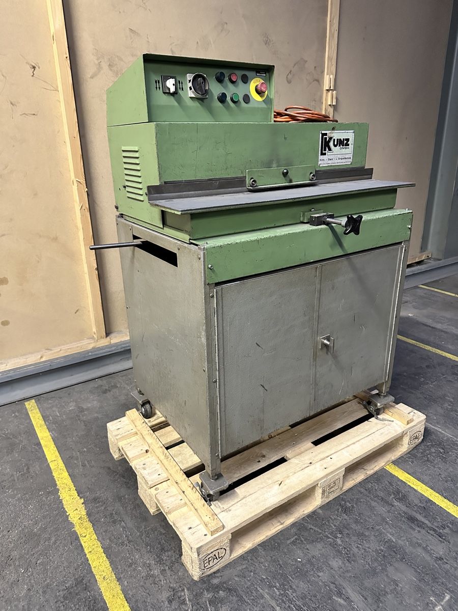 Tutte le macchine: Blechkantenversäuberungsmaschine Kunz K5 – Usato da Basel venduto da MaschinenSchweiz 5