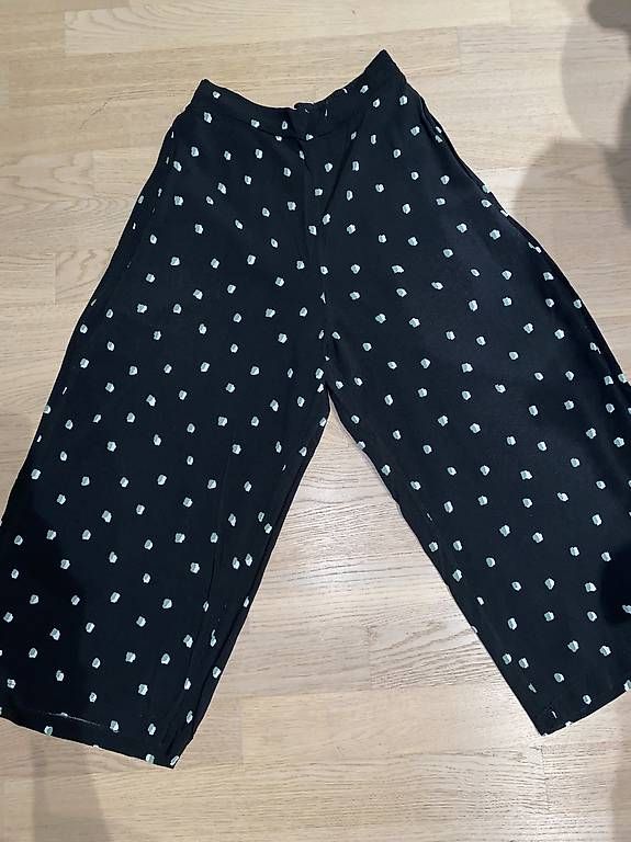 Pantaloni: Culotte von Givn GR. S schwarz – Usato da Oberrohrdorf venduto da Desteny1