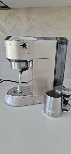 Macchine per caffè & Macchine per espresso: DeLonghi Dedica Arte Espressomaschine – Usato da Reinach AG venduto da Ugrendi 2