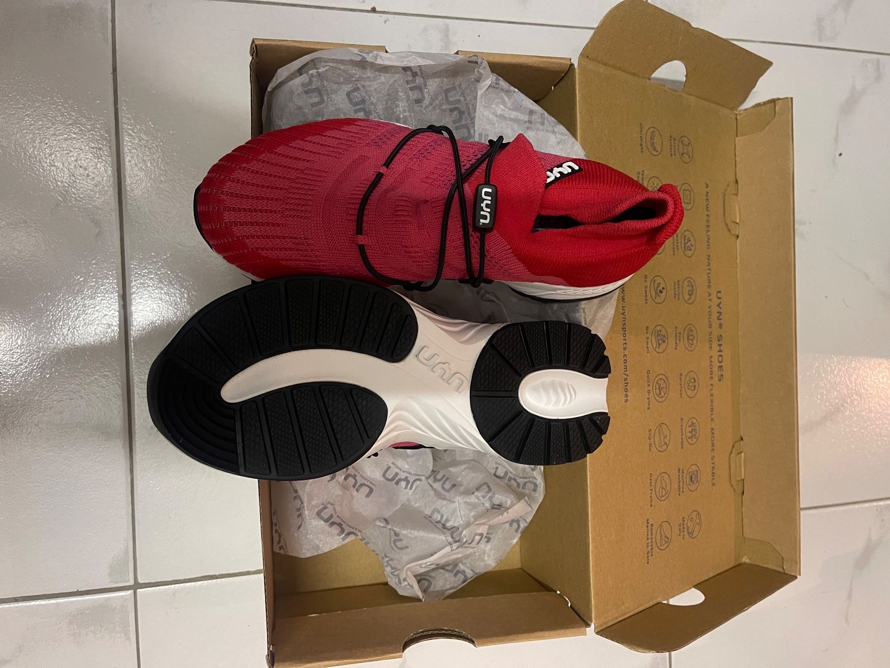 UYN Scarpe da donna: Chaussures uyn 42 – Nuovo e nell'imballaggio originale da Sembrancher venduto da inf_9yyl 1