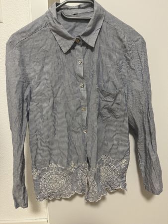 Hemd weiss-blau gestreift mit Lochmuster M neu