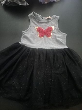 Mädchen Kleid grau schwarz mit Schmetterling Grösse 122