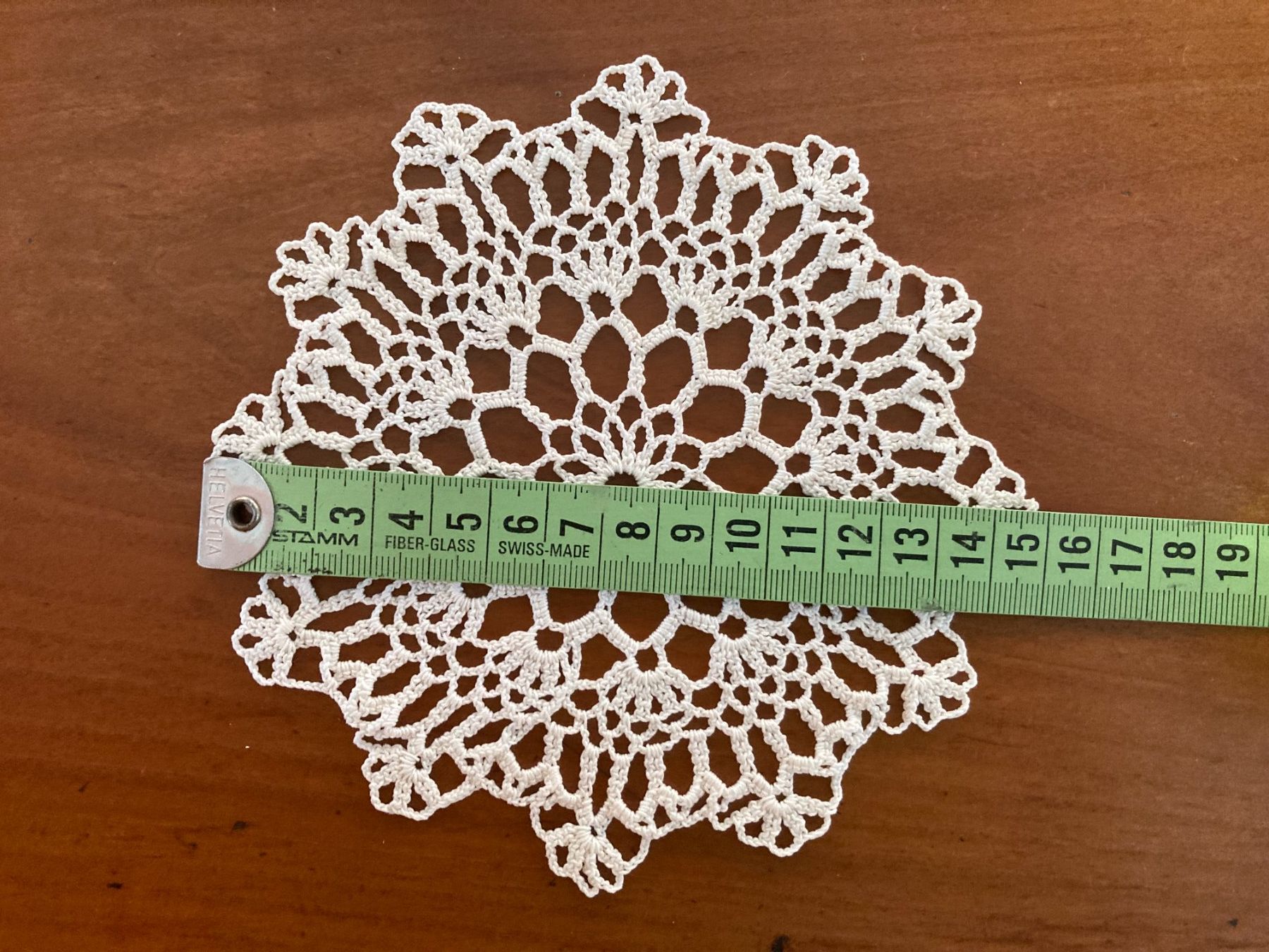 Sottobicchieri: Spitzendeckchen Handarbeit gehäkelt rund ca. 15 cm DM – Usato da Subingen venduto da ArtBead 2