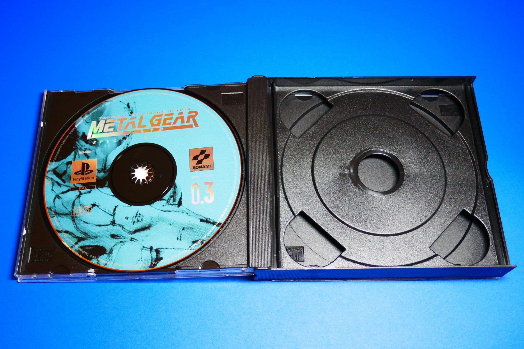 Sony Giochi: Metal Gear Solid + Missions Spéciales - Sony PlayStation 1 – Usato da Vuarrens venduto da Espace-Retro 1