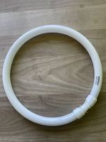 Ringförmige Leuchtstoffröhre, neu und unbenutzt. (DM 22cm)