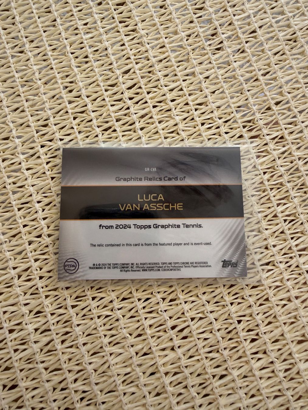 Topps Carte collezionabili: Luca Van Assche Graphite Relics – Usato da Champagne venduto da kev_b2tb 1