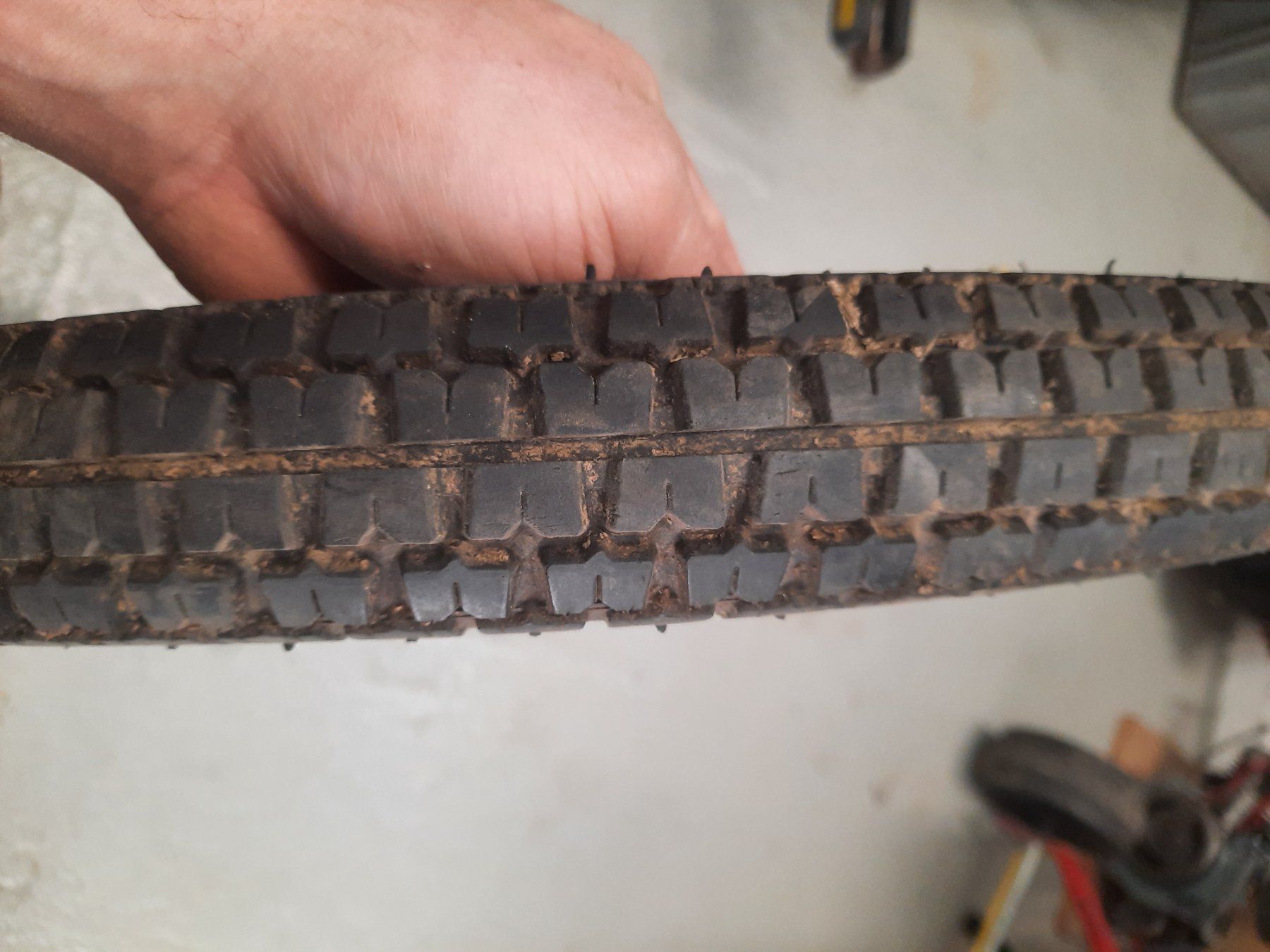 Parti ricambio per ciclomotori: 19" Mofapneu – Usato da Ermensee venduto da volvo-Turbo 3
