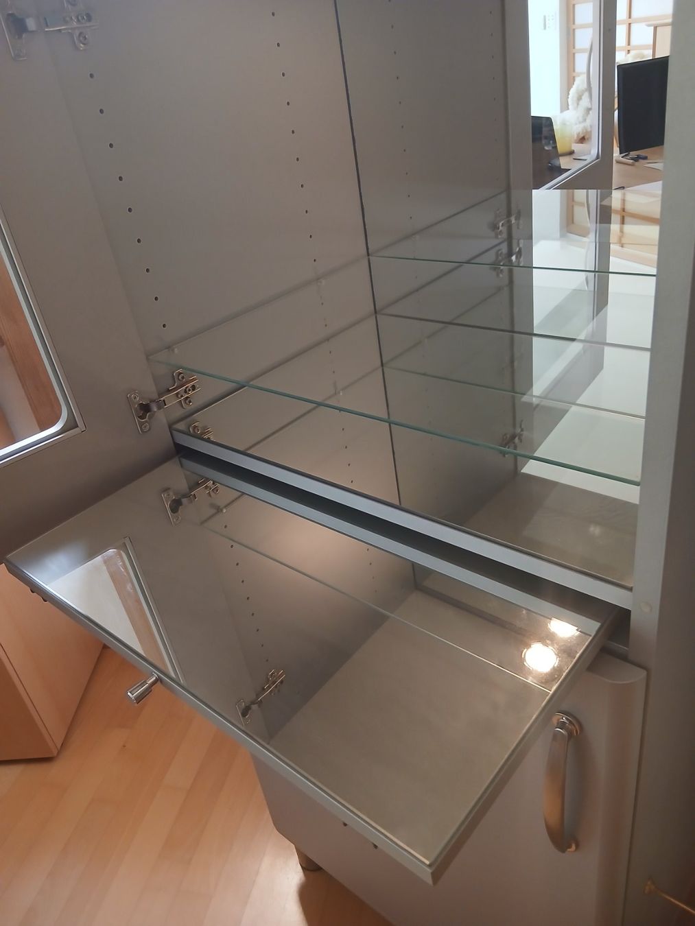 Vetrine: Retro Bar Malibu Schrank Glas silberfarben – Usato da Magden venduto da OVONATOR 6