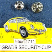 PORSCHE 911 S GELB AUTO PIN ENAMEL
