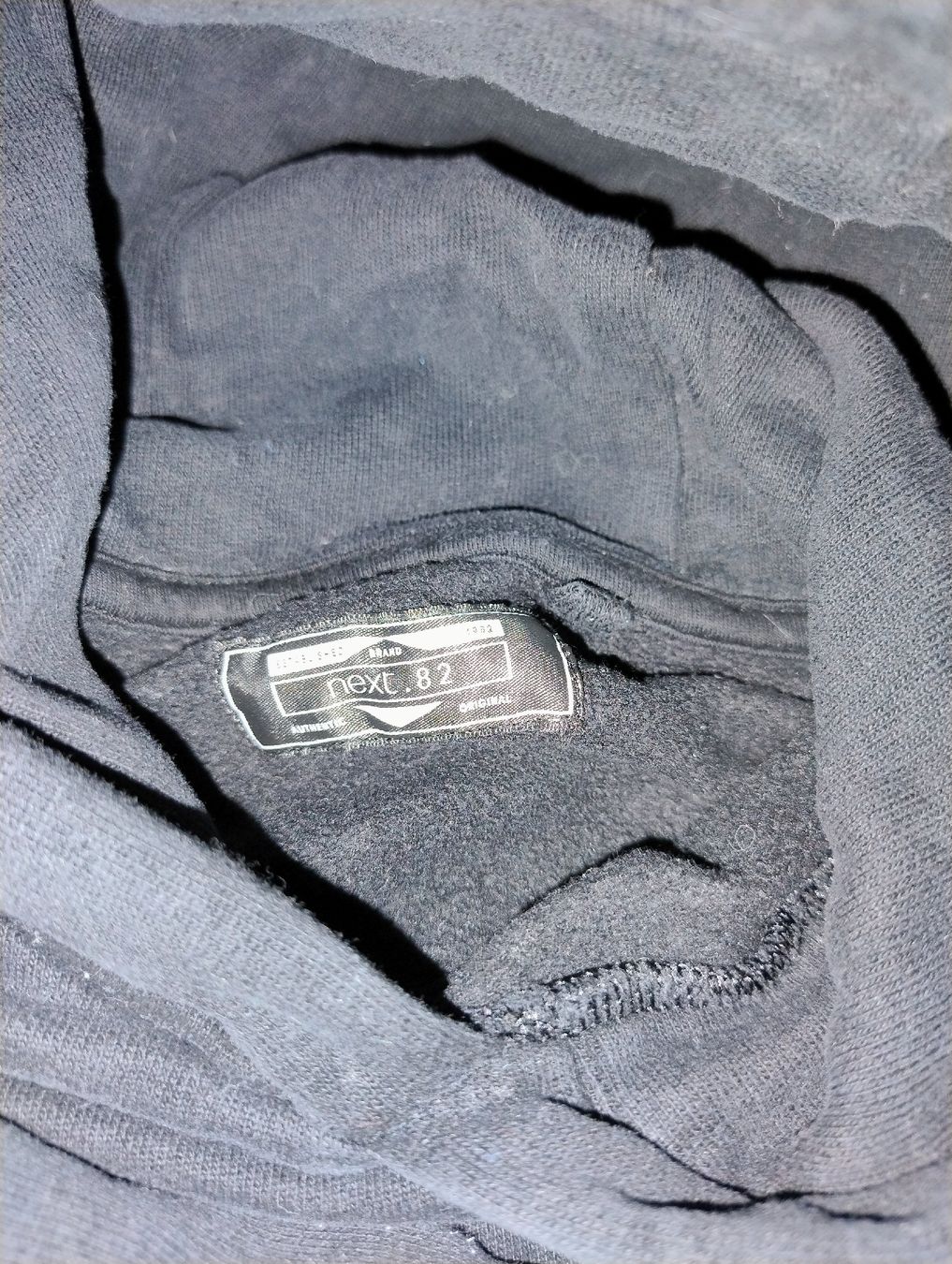 Next Maglioni & Felpe: Next Kapuzenpullover, Gr. 82, schwarz, Top Zustand! – Nuovo (secondo la descrizione) da Olten venduto da Debbiewr 1