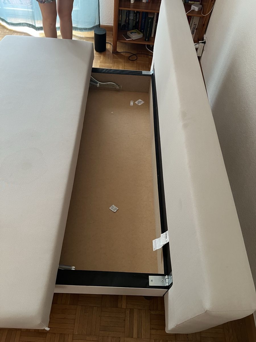 Sofas: Divan-lit IKEA avec rangement – D'occasion à Sion par cyr_l5jd 2