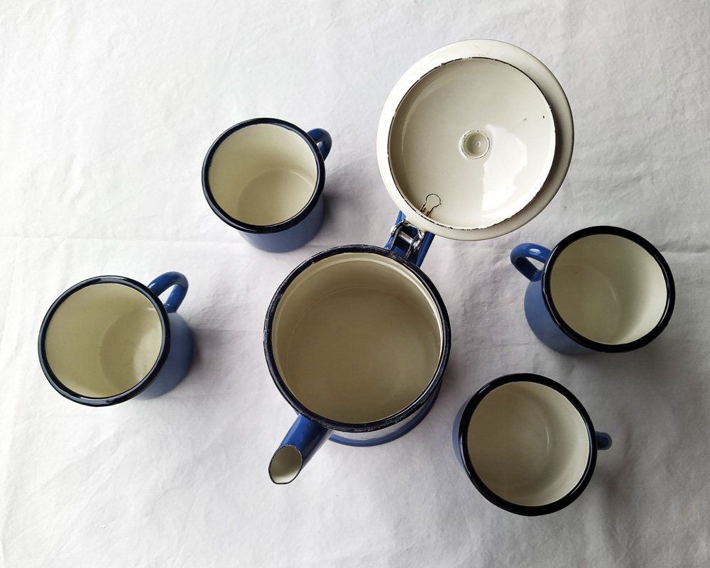 Services de table: Cafetière en émail avec 4 tasses – D'occasion à Morgins par Laurentcorinne 3