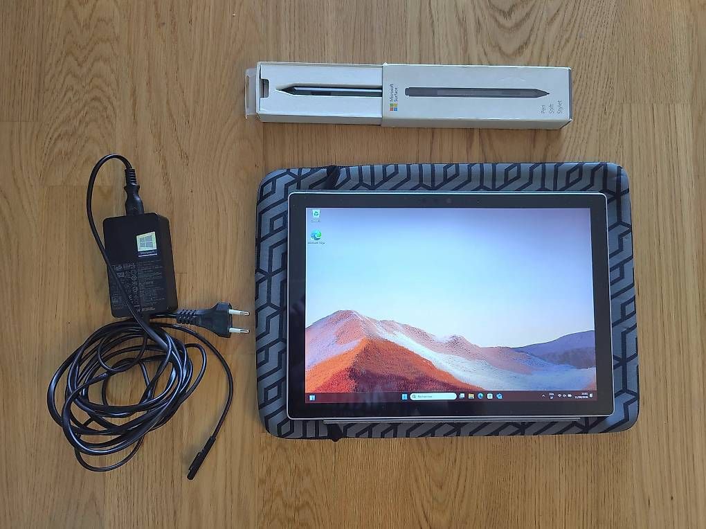 Microsoft Tablet PC: Microsoft Surface Pro 7  i5 / 8 Go / 128 Go  set complet – Usato da Les Acacias venduto da MalikAly 1