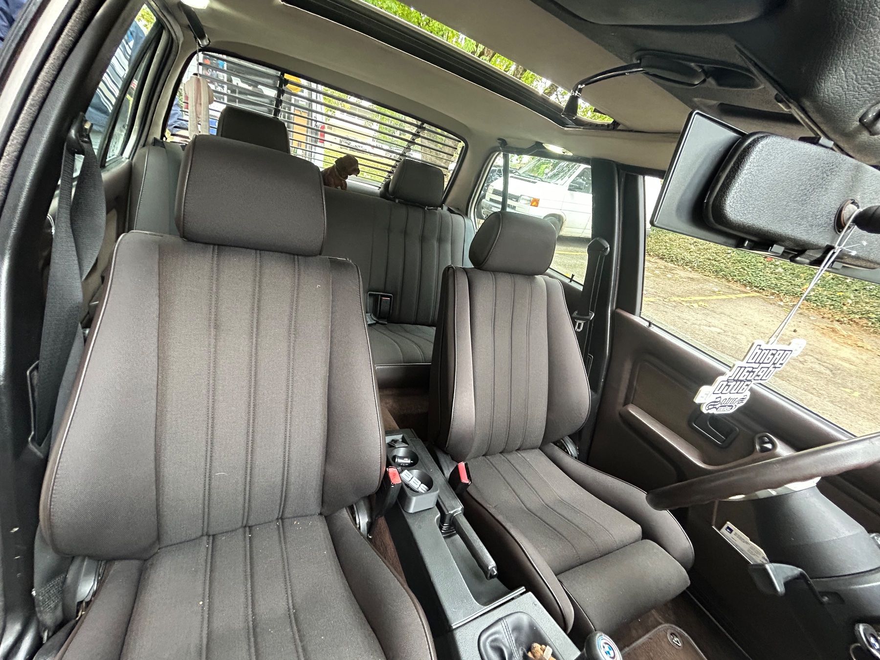BMW Autos: BMW E30 325i Sedan – D'occasion à Gland par Helderap 5