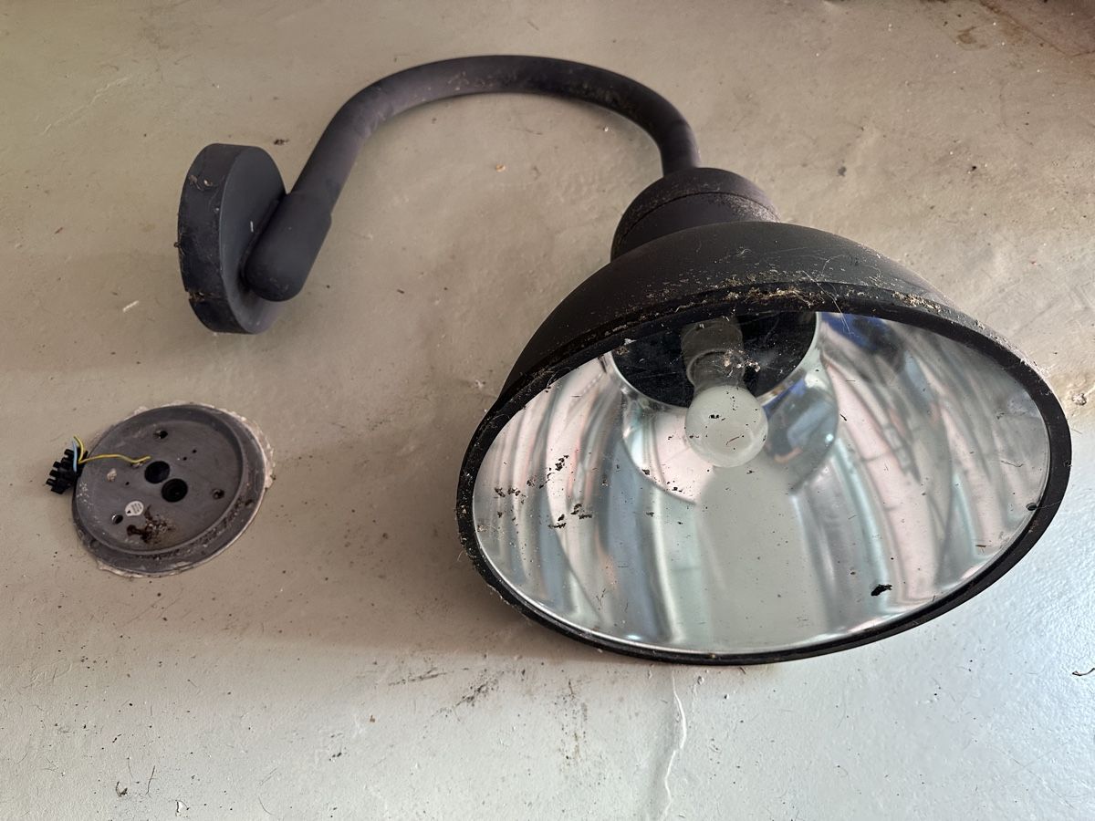 Lampen: Grosse Aussenlampe, gebraucht – Gebraucht aus Steinach von Dompy