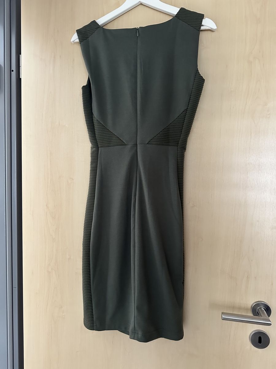 Vestiti: Kleid figurbetont – Nuovo (secondo la descrizione) da Aesch LU venduto da dW.2x7 1