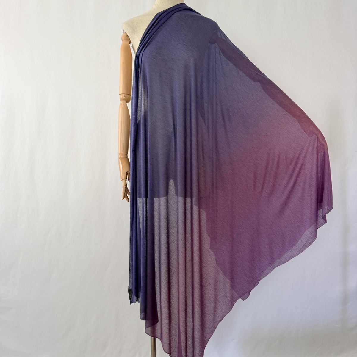 Faliero Sarti Foulard & Sciarpe: FALIERO SARTI Micromodal scarf – Nuovo (secondo la descrizione) da Emmen venduto da Colette-Juliette