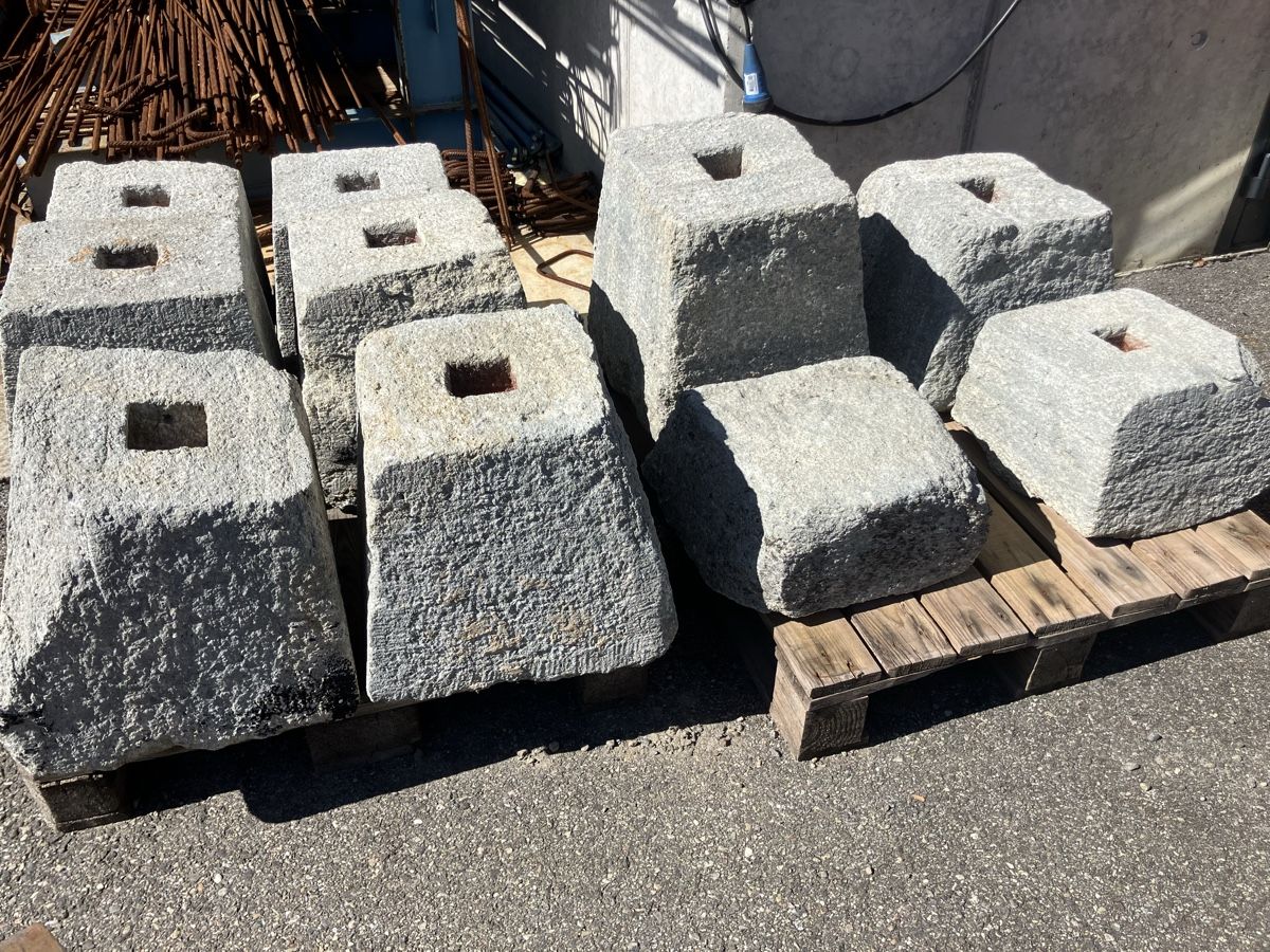 Steine & Dachziegeln: Div Granit Fundamente  – Gebraucht aus Uerkheim von Dealer-4813 3