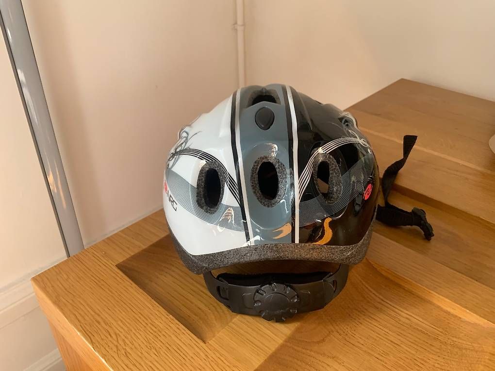 Caschi: Kindervelohelm Set (2 Stück) – Usato da Zürich venduto da til_9wtp 4
