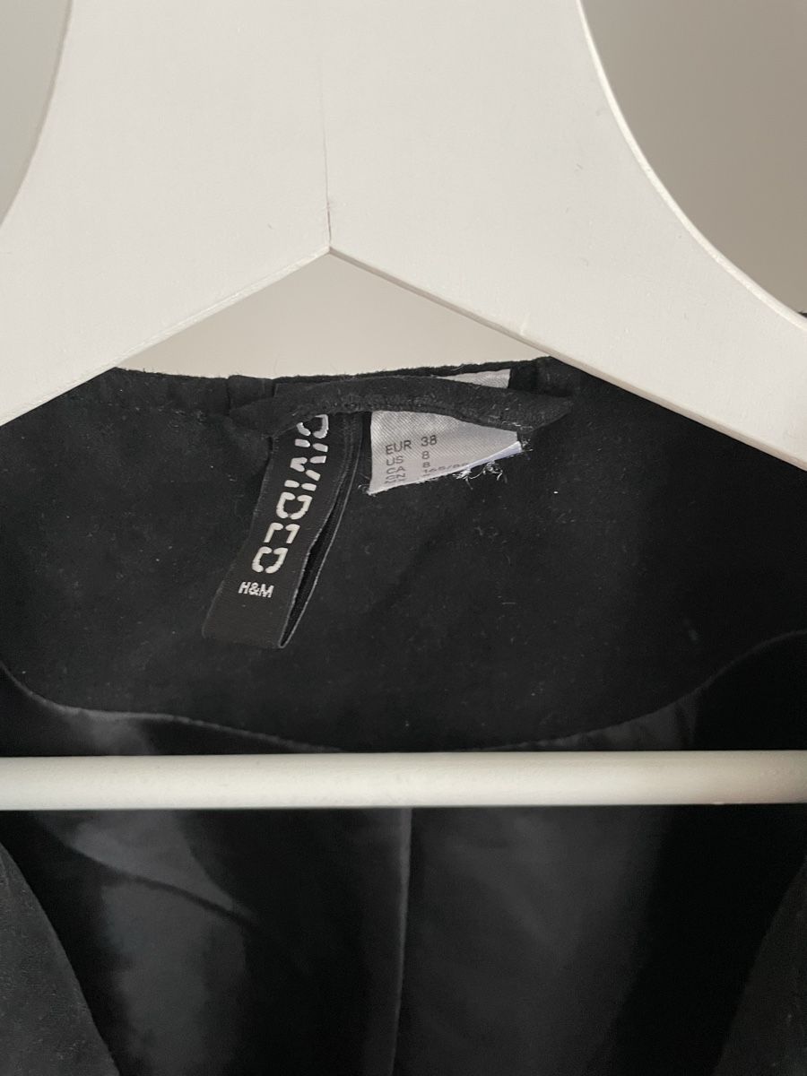 H&M Giacche: Leichte Jacke in Wildlederoptik – Usato da Erstfeld venduto da _ArimaS_ 1