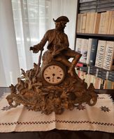 Pendule ancienne bronze style Louis XVI homme assis 55cm