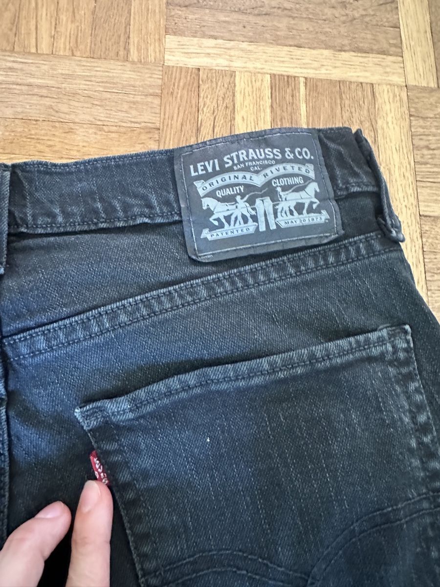 Levi's Jeans: Levi's Jeans W31/32 schwarz straight leg – Usato da Baden venduto da Marytumby 3