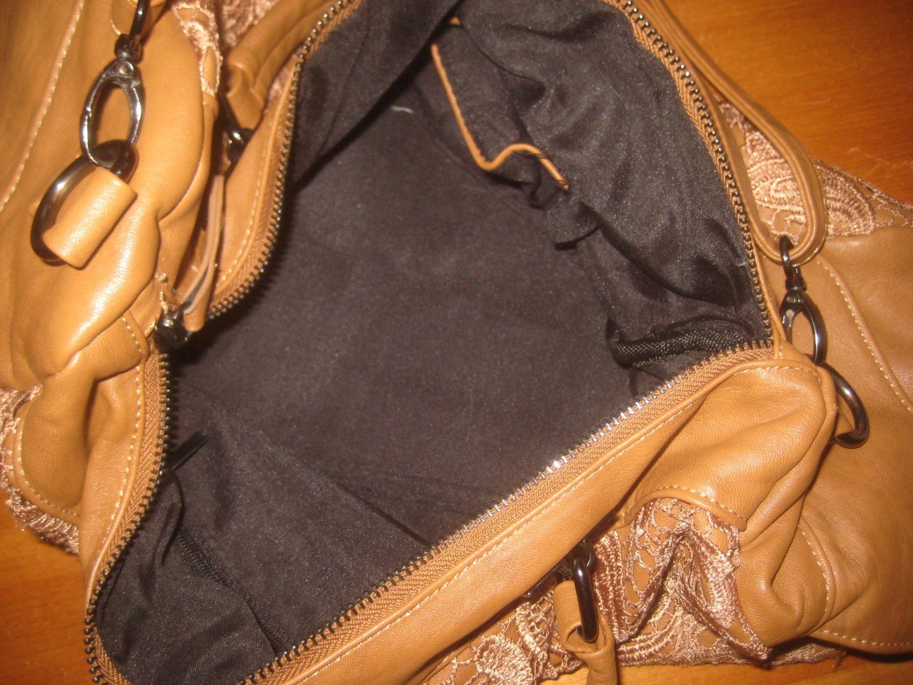 Taschen für Damen: DAMEN UMHÄNGE  HANDTASCHE – Gebraucht aus Uster von flocke1 2