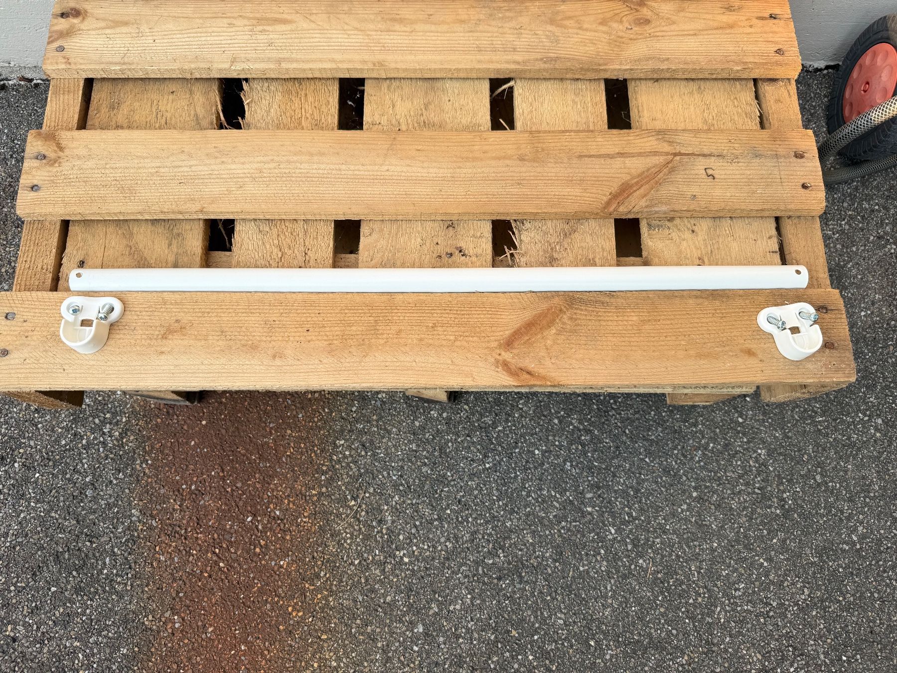 Ikea Garderobe: IKEA PAX Kleiderstange, weiss, 75 cm – Gebraucht aus Eggersriet von TheNationOfHoop
