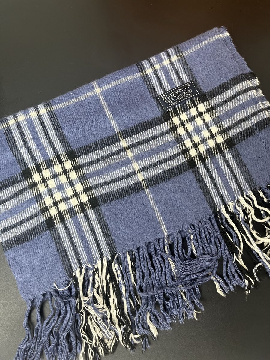 Burberry Foulards, Tücher & Schals: Écharpe Burberry tartan bleu – Neu (gemäss Beschreibung) aus Les Avanchets von lunedeneige.shop