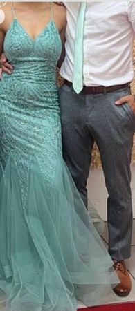 Abendkleid Meergrün Grösse 36 mit Perlen und Pailletten