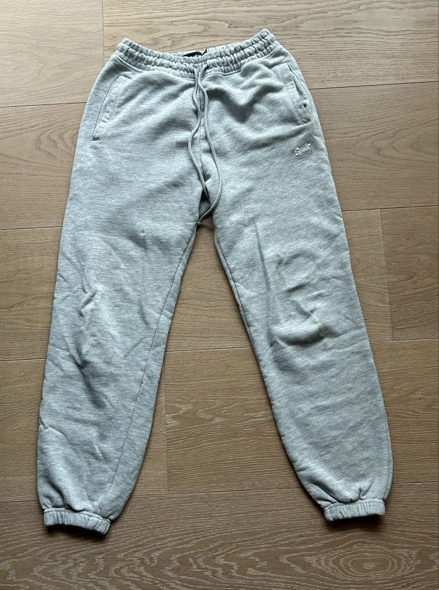 Pull&Bear Hosen: Light Grey Unisex Sweatpants – Gebraucht aus Zug von mbe_t5j2