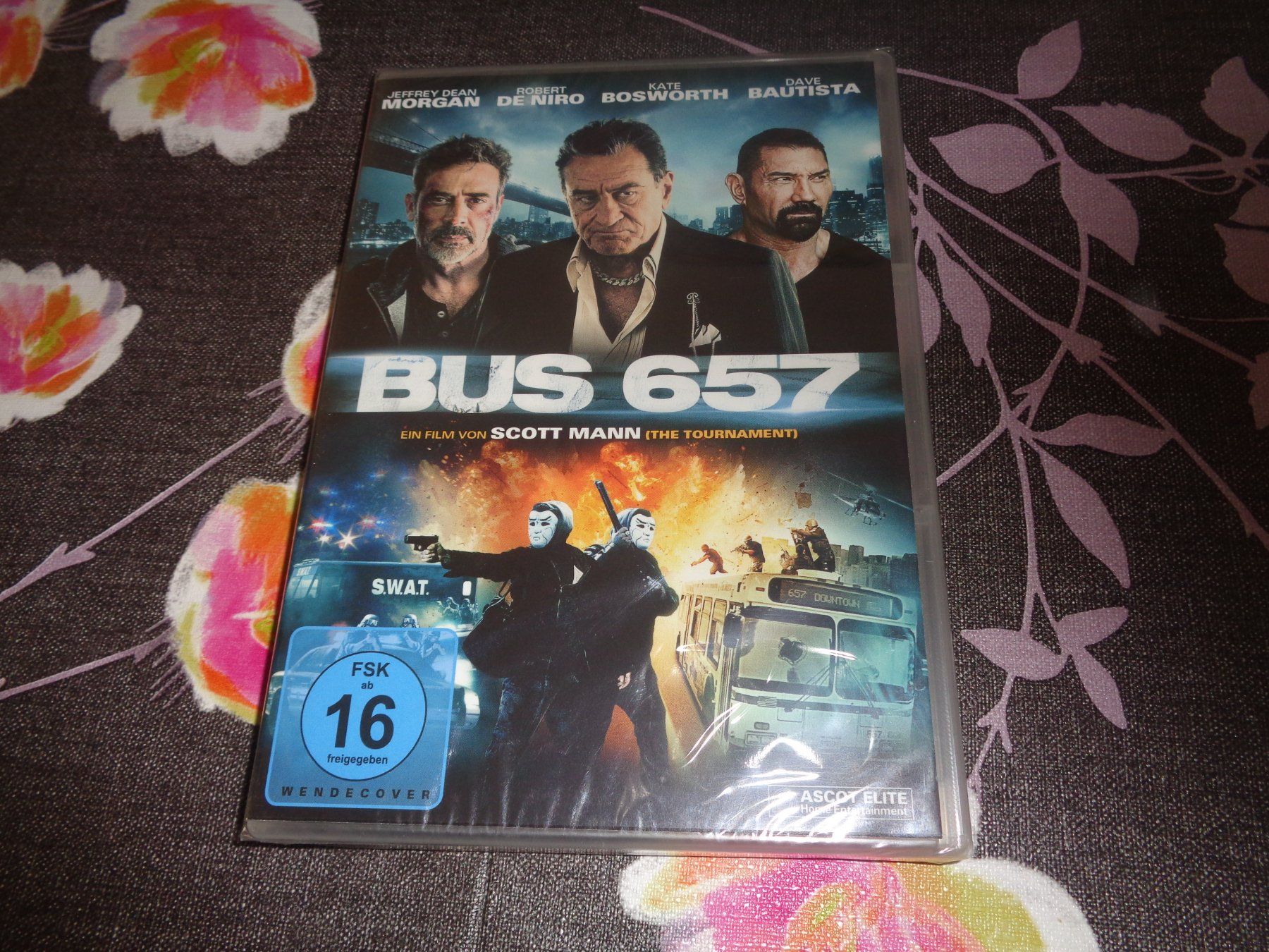 Tutti i DVDs: Bus 657 DVD NEUWARE – Nuovo e nell'imballaggio originale da Olten venduto da Disc-Verkauf