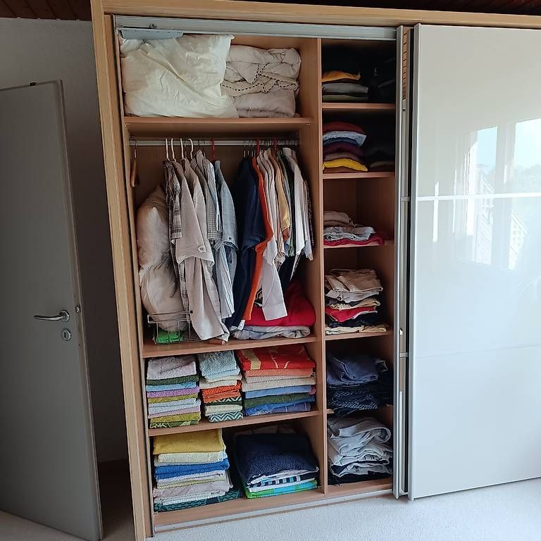 Armoires: Kleiderschrank – D'occasion à Safnern par billionboy55 1