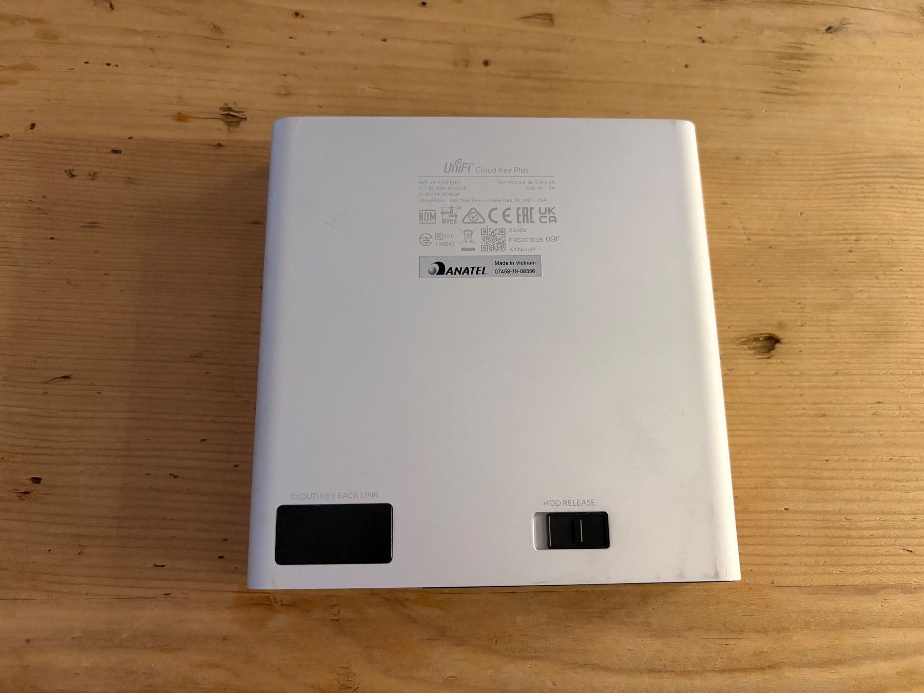 Ubiquiti Server: Unifi Cloud Key Plus – Gebraucht aus Aarau von Wertstueck 1