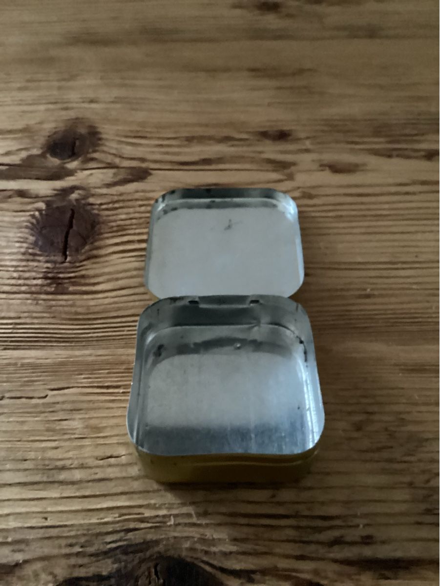 Tutte le decorazioni: Läkerol Blechdose, Vintage – Usato da Wassen UR venduto da SABDOM 1