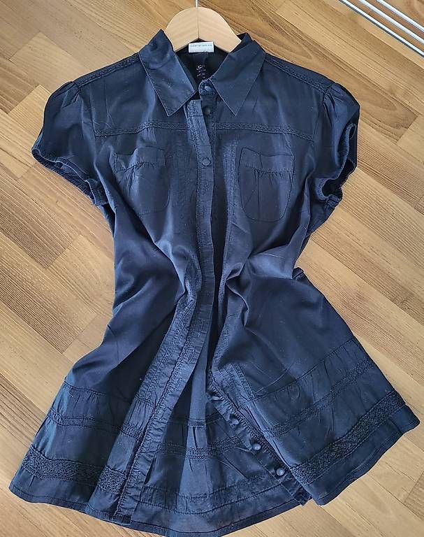 Blusen: NEU, elegante Kurzarm Bluse – Gebraucht aus Kehrsiten von Mchopard