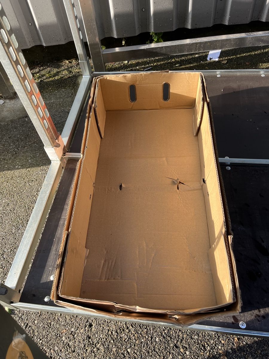 Kartons: Karton Schachteln  – Gebraucht aus Dietikon von Kompsognat02