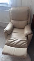 Bequemer  Relaxsessel aus Leder mit Fussstürtze